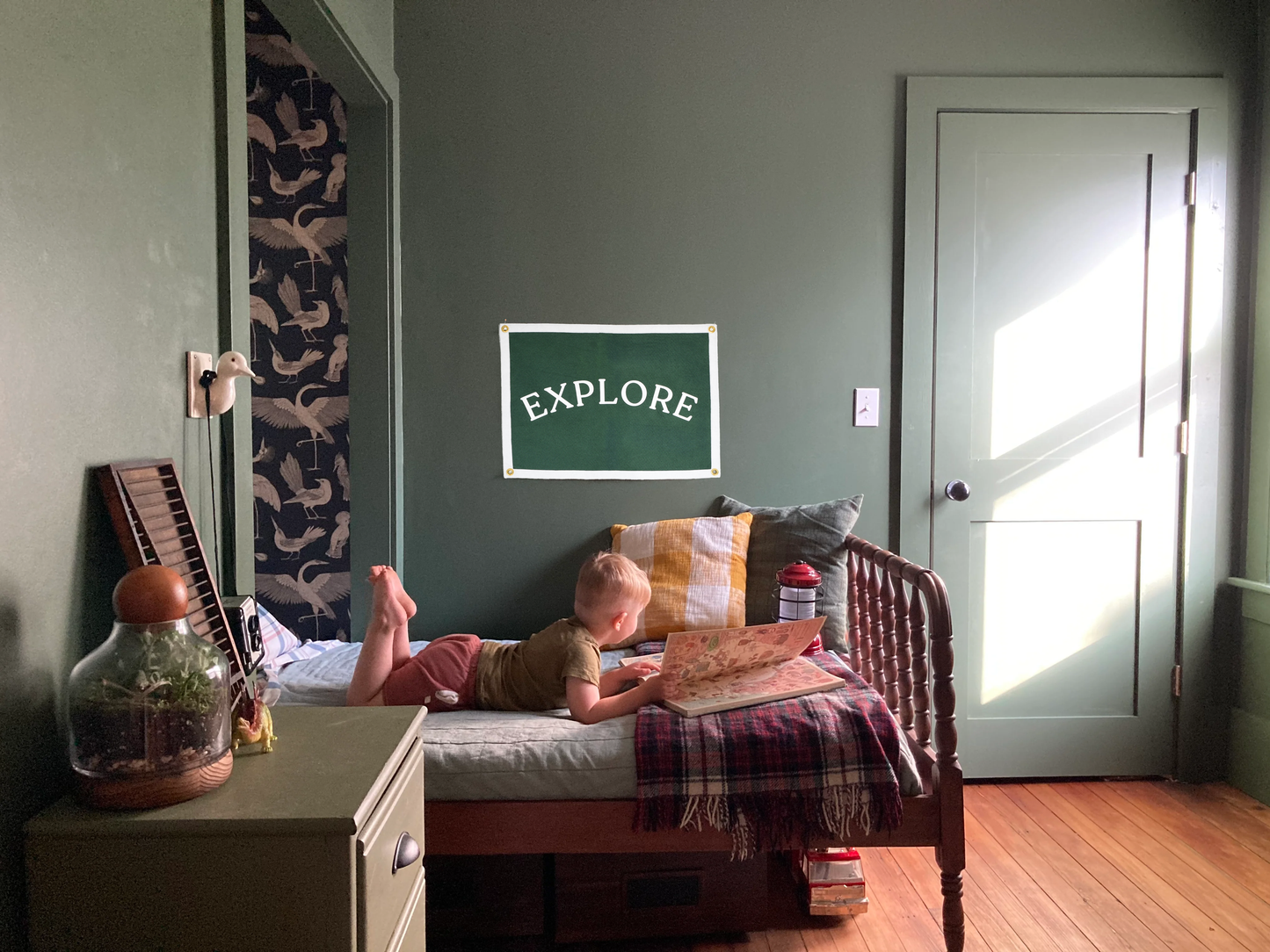 Figgy Explore Camp Flag-kids-couch