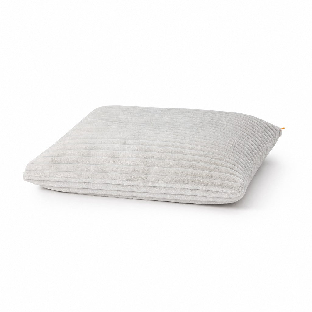 The Baggy crash pad in Birdsnest, ribbed faux fur, on white