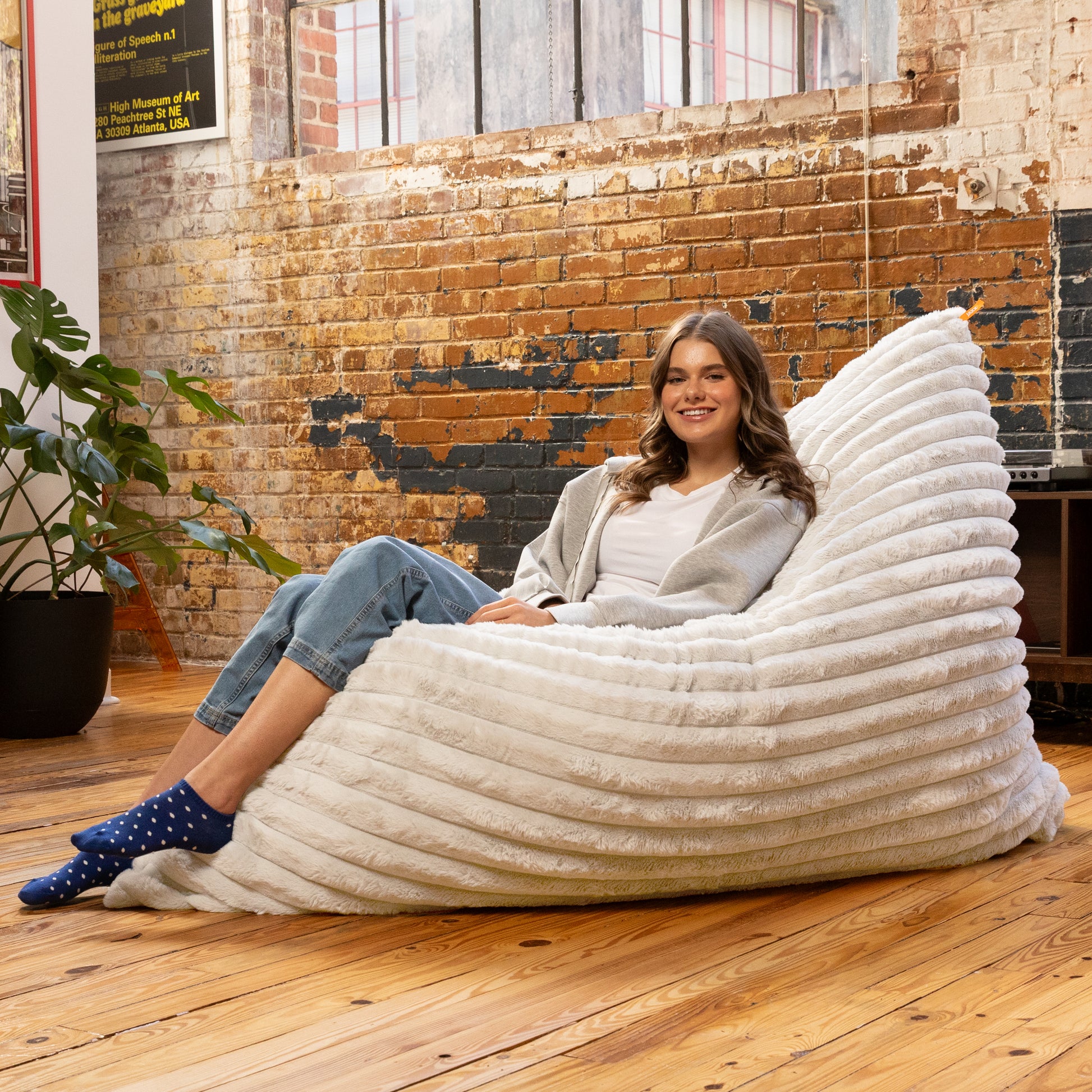 Snow Baggy in a living room, shown at full size