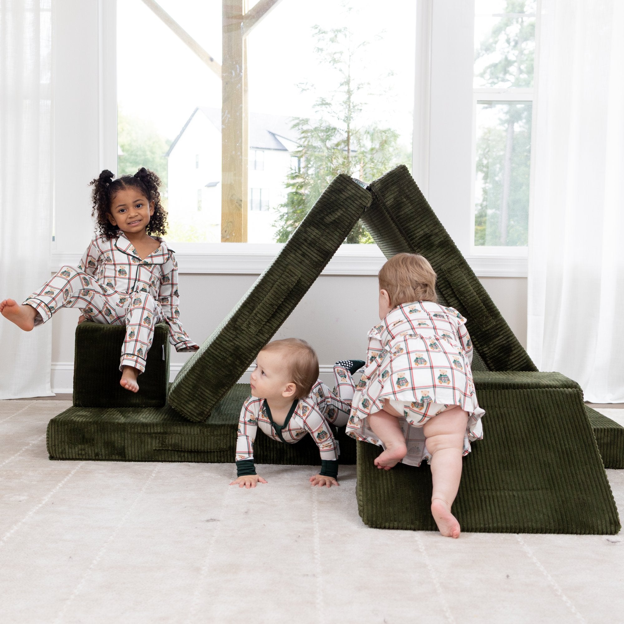 Kids in a Figgy fort